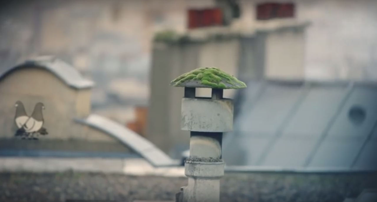 SOUS LE CIEL DE PARIS… S&rsquo;ENVOLE UNE CHANSON