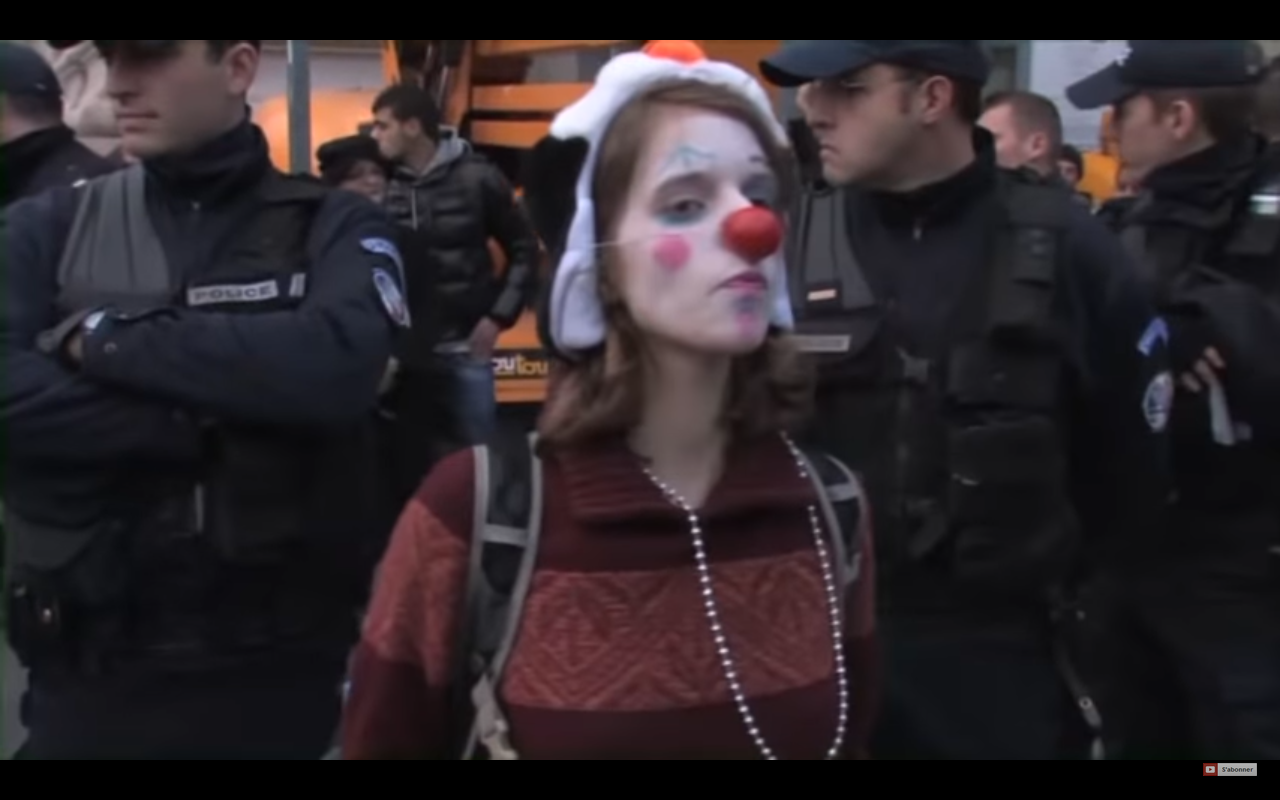 SANS HAINE, SANS ARMES, SANS VIOLENCE