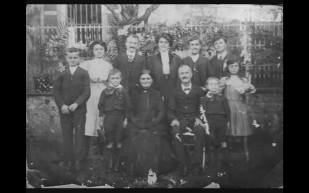 ET QU&rsquo;ON NOUS ÉPARGNE À TOI ET MOI SI POSSIBLE TRÈS LONGTEMPS