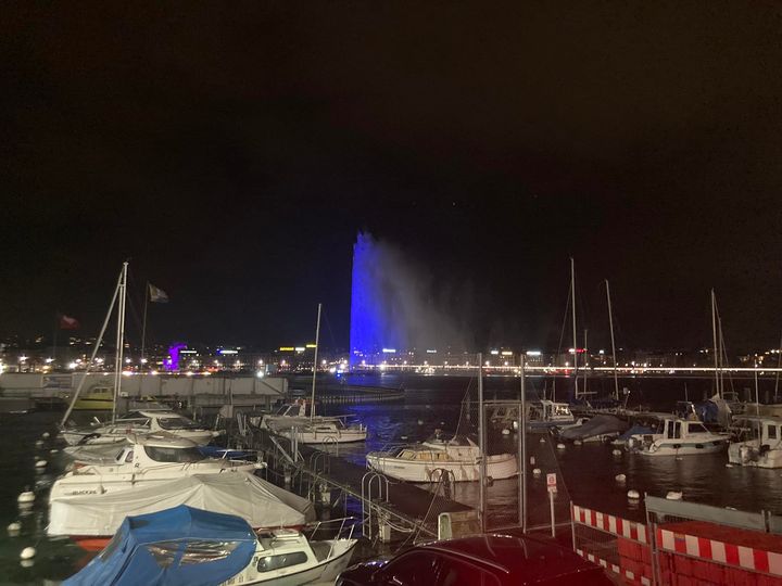 JE SUIS NÉE UN 2 AVRIL |  BORN ON APRIL 2ND